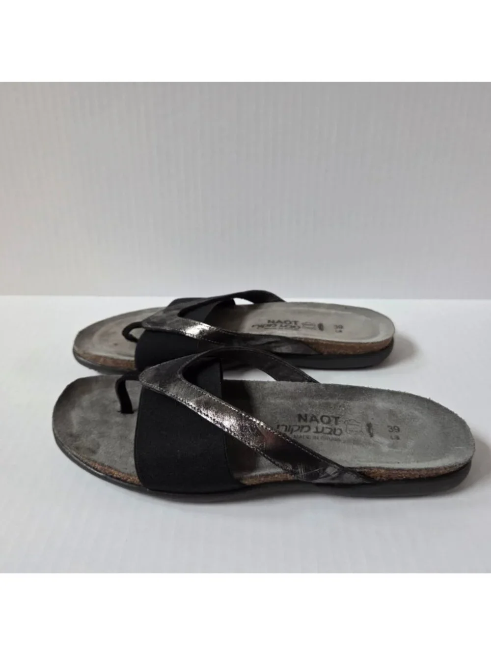 Naot Sandals Womens 39 / 8 Metallic Black Leather Penelope Comfort Flip Flop